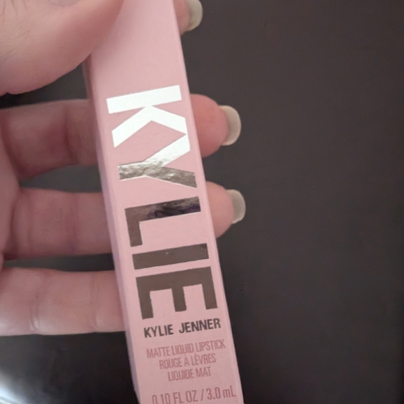 New in Box KYLIE Cosmetics KHLO$ Matte Liquid Lipstick - Picture 2 of 3